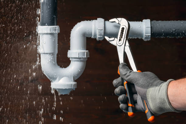 Professional Emergency Plumber technician working in Fairland, IN